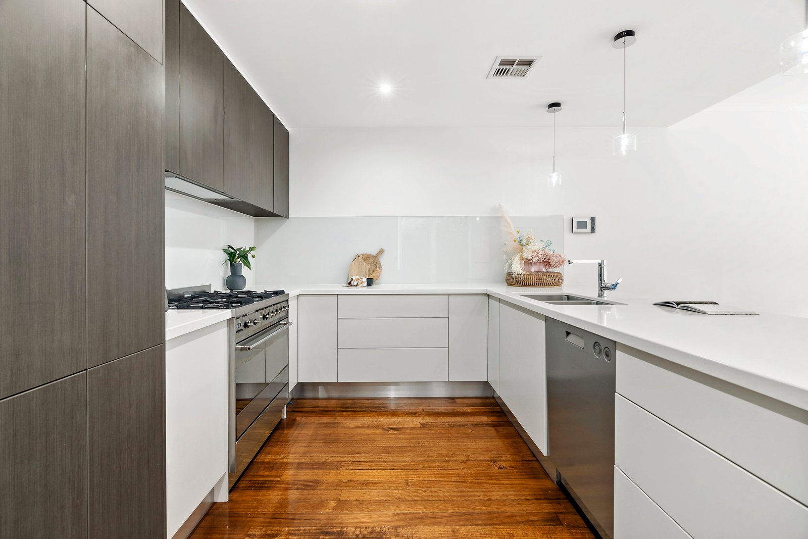 Real Estate and Property in 16 Normanby Avenue, Caulfield North, VIC