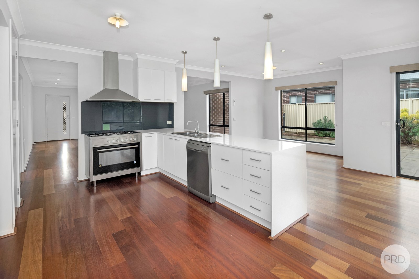 16 Normlyttle Parade MINERS REST 8