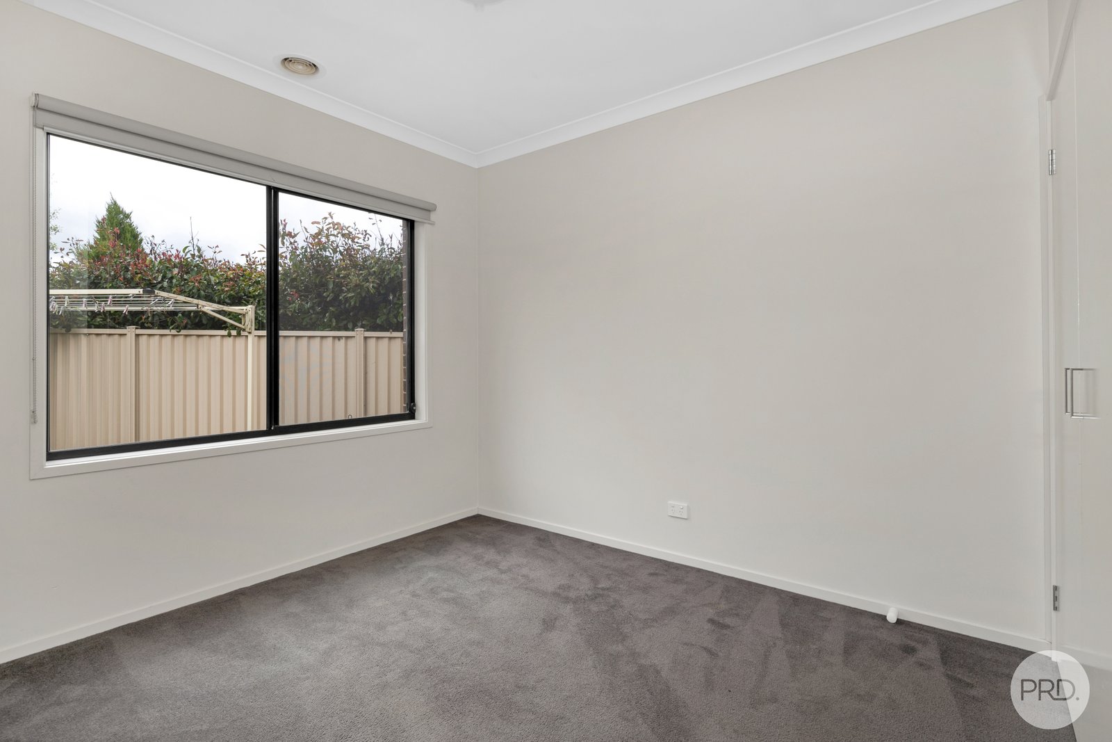 16 Normlyttle Parade MINERS REST 12