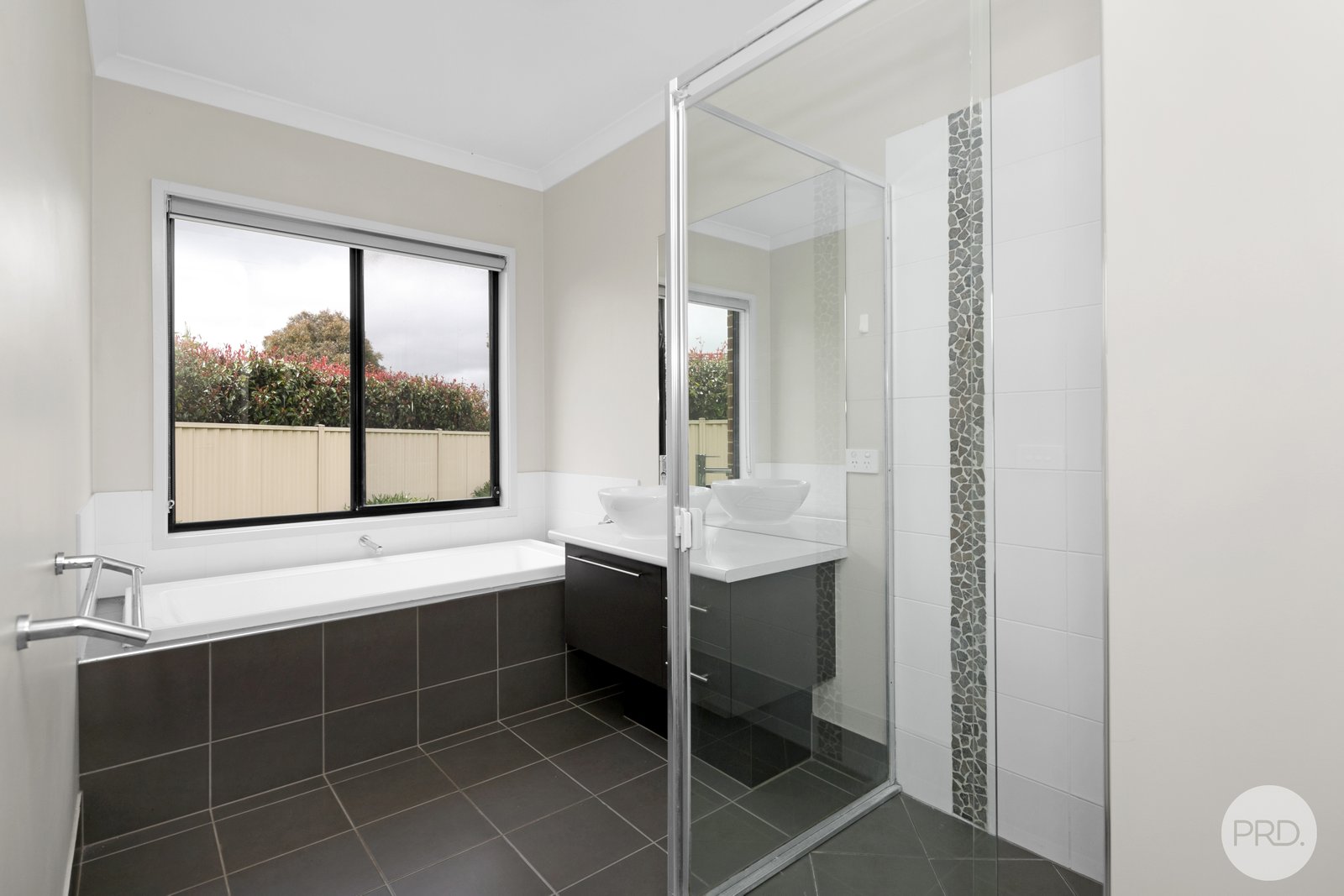 16 Normlyttle Parade MINERS REST 13