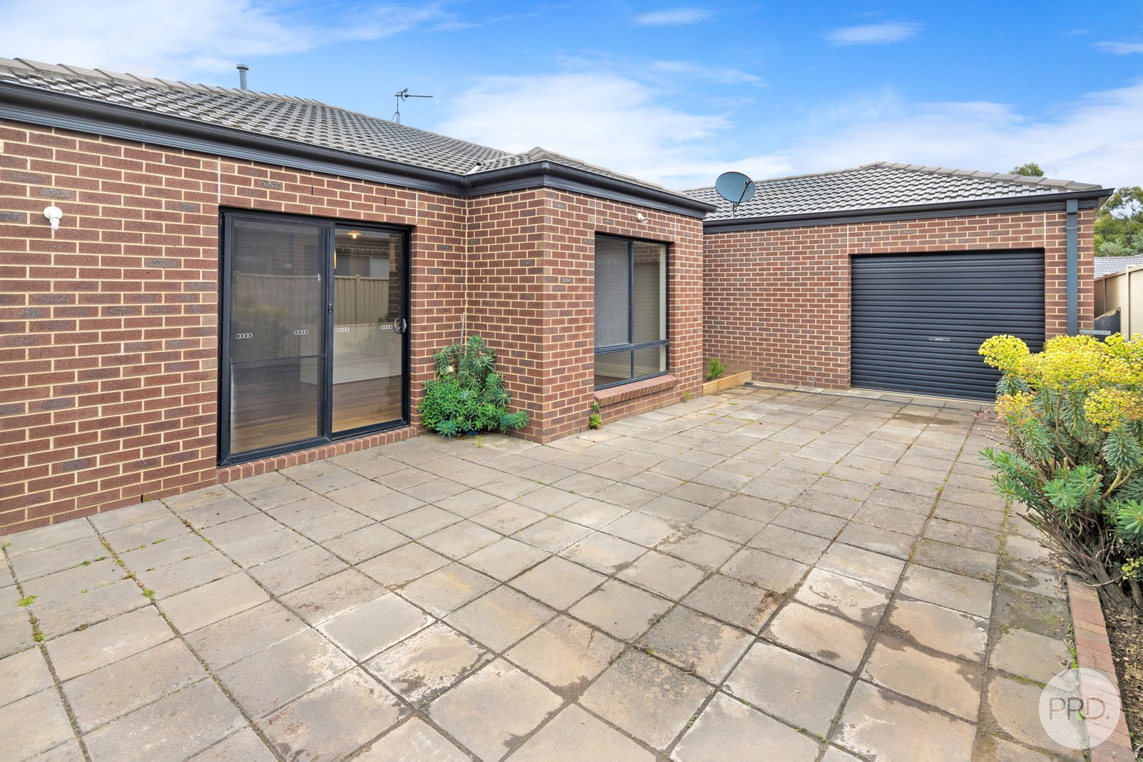 16 Normlyttle Parade MINERS REST 15