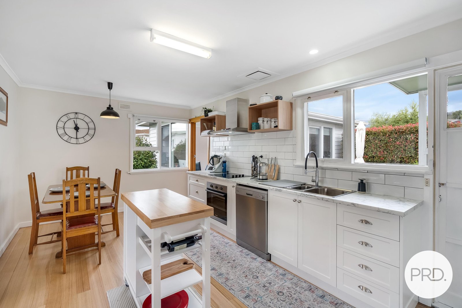 16 Oakbank Avenue MONTROSE 2