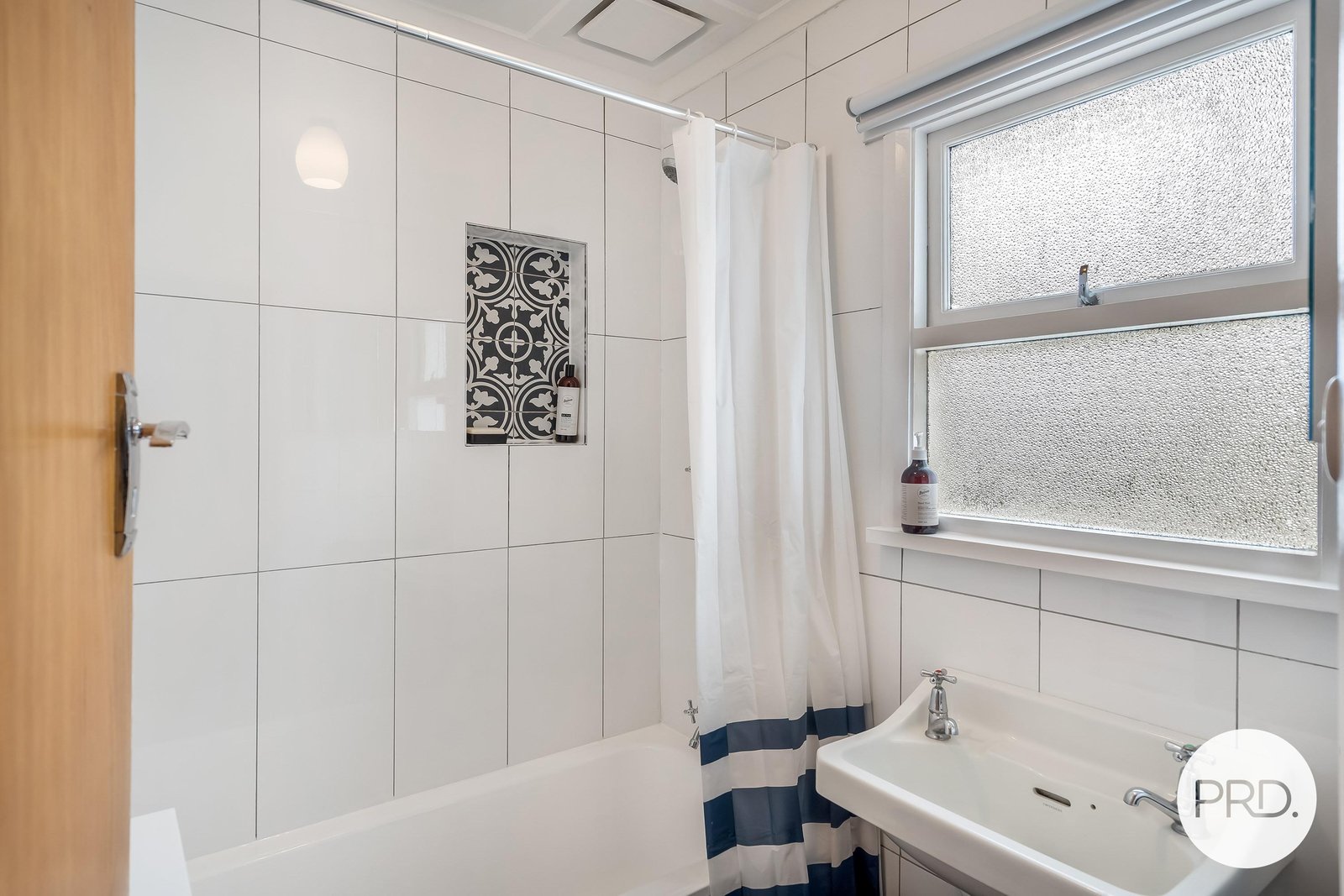 16 Oakbank Avenue MONTROSE 18