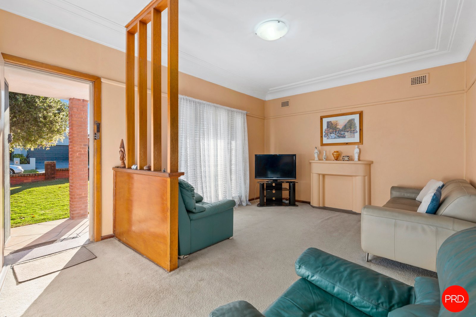 16 Oakdale Avenue KOGARAH 3