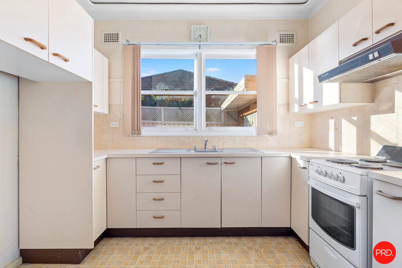 16 Oakdale Avenue KOGARAH 6