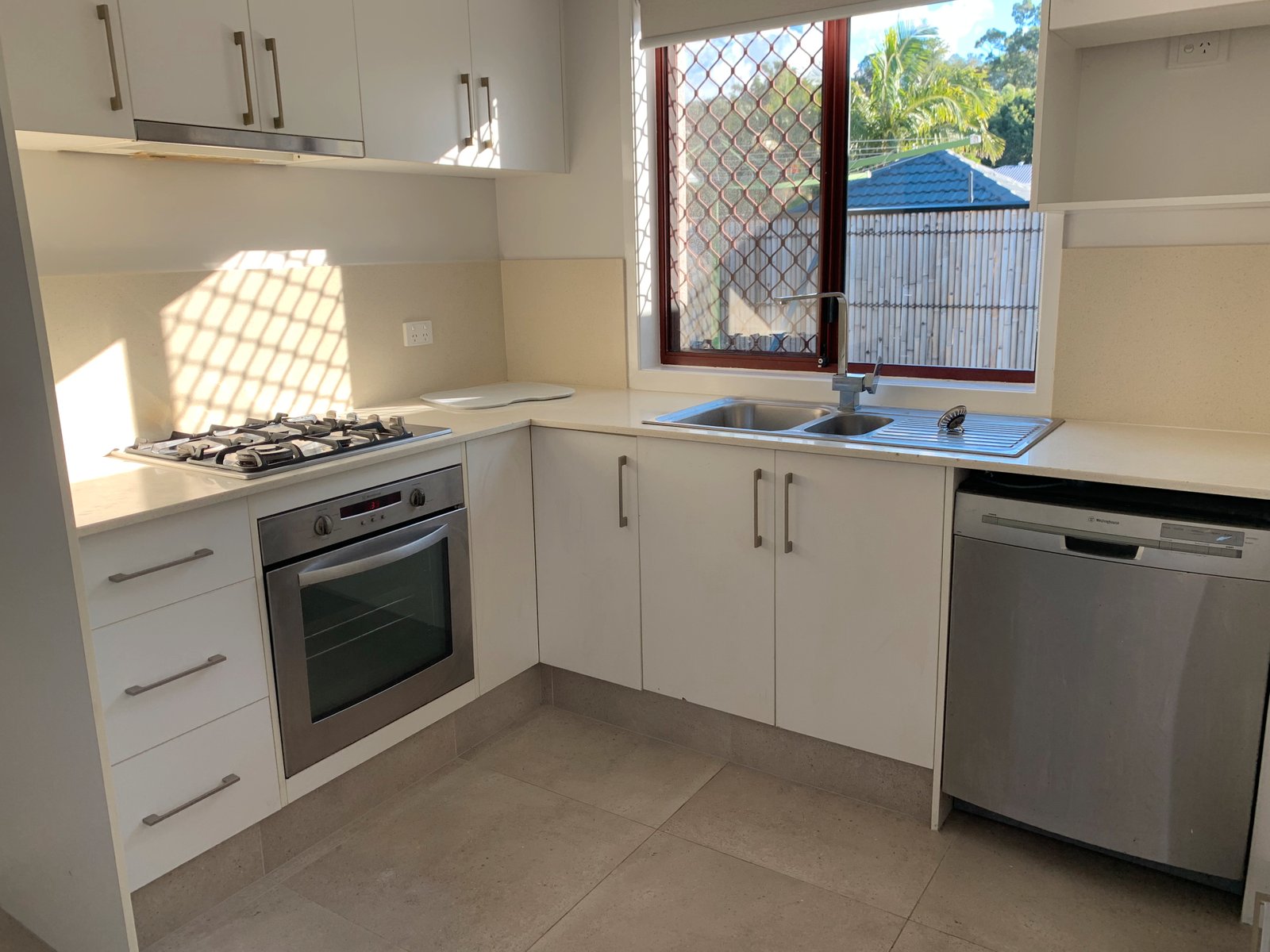 16 Oasis Crescent ELANORA 7
