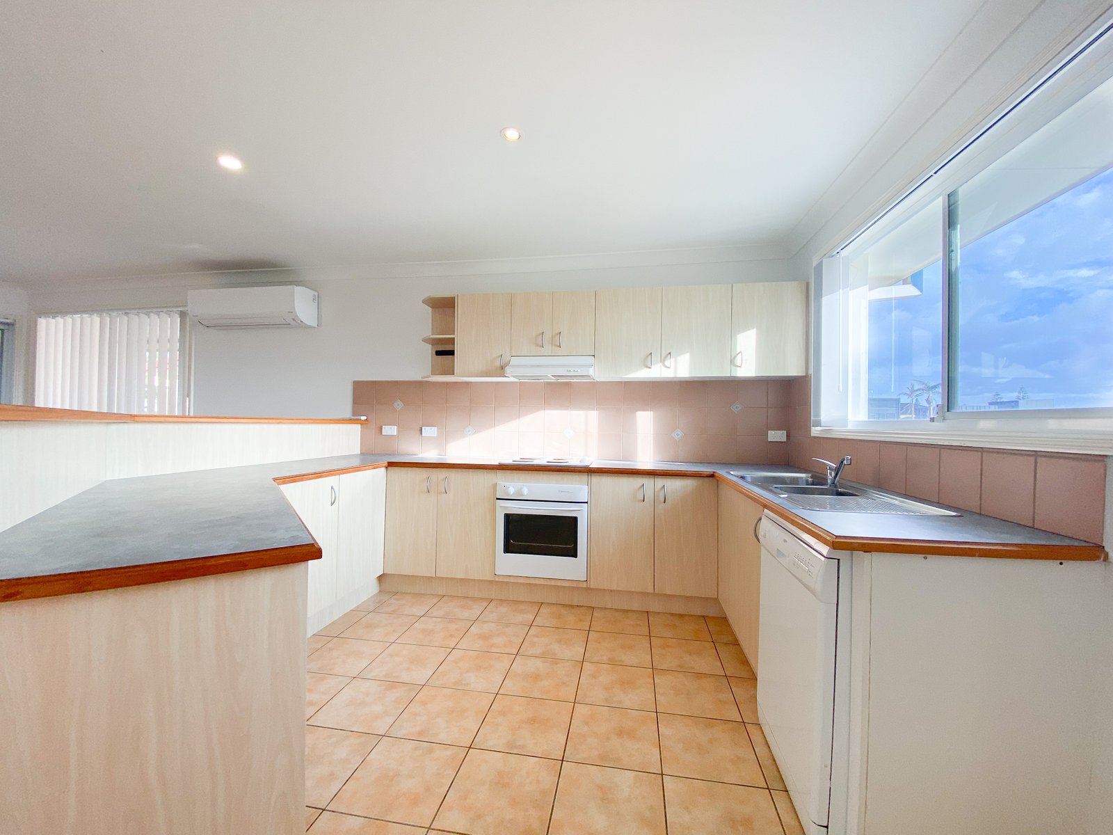 16 Ocean Avenue ANNA BAY 16