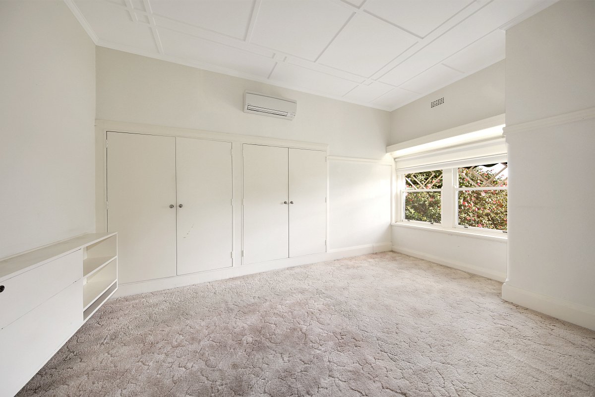 Gallery: 16 OLoughlan Street