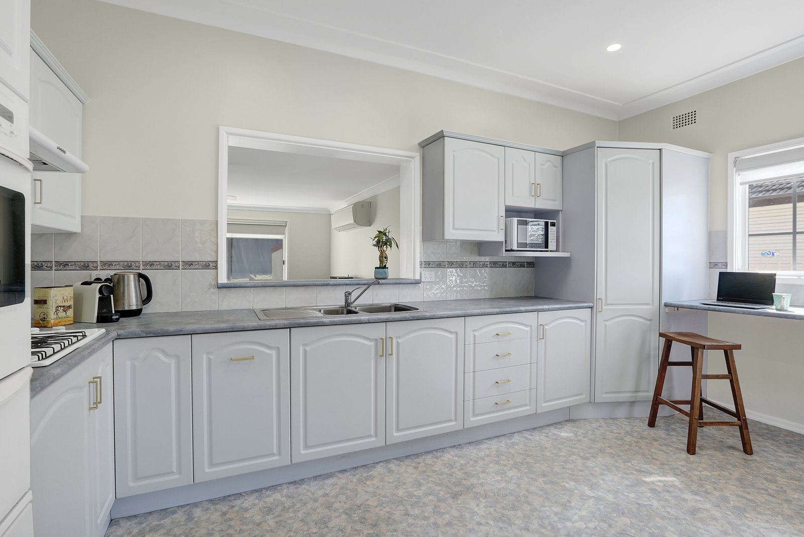 16 Oxford Road DAPTO 3