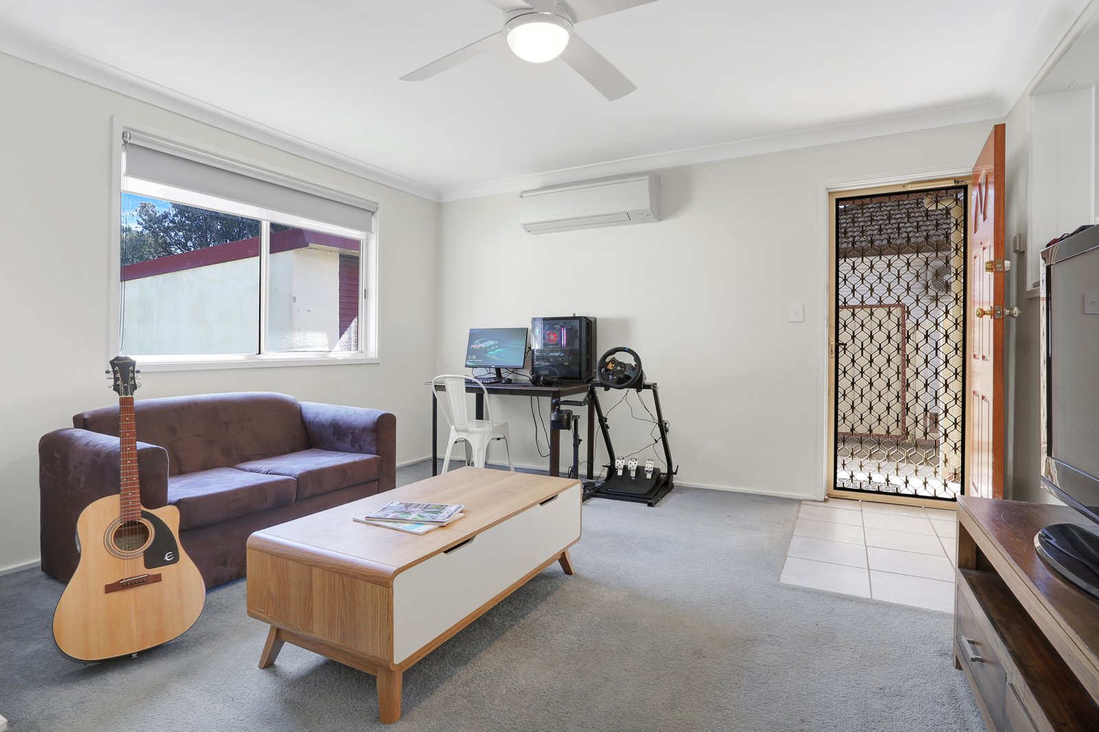 16 Oxford Road DAPTO 4