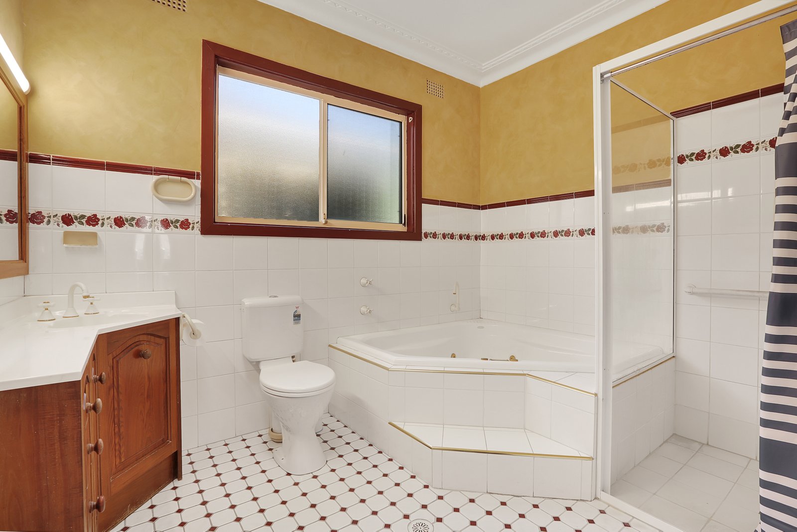 16 Oxford Road DAPTO 6