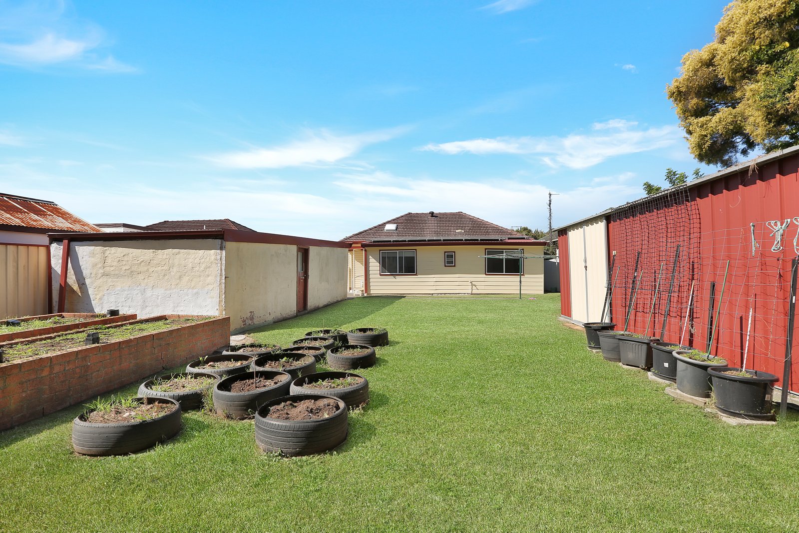 16 Oxford Road DAPTO 8