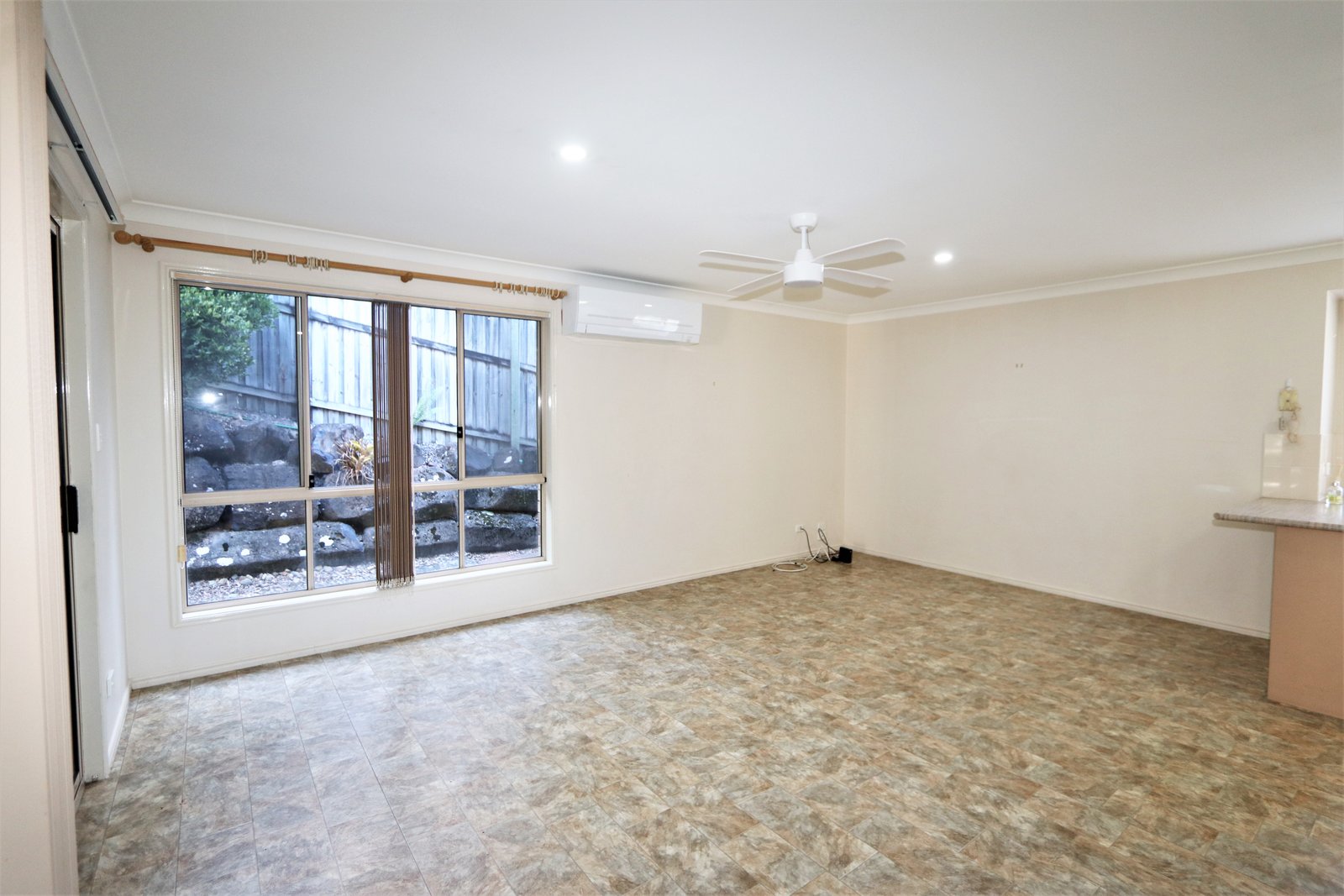 16 Paddington Drive CARRARA 10