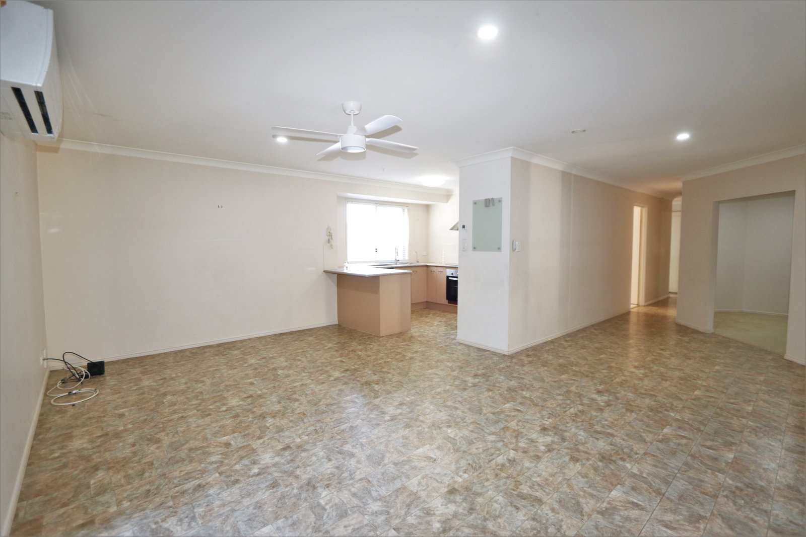 16 Paddington Drive CARRARA 11