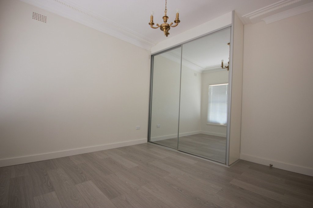 16 Pasedena Street MONTEREY 5