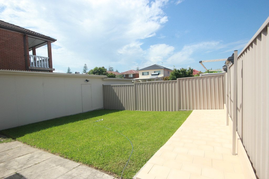 16 Pasedena Street MONTEREY 8