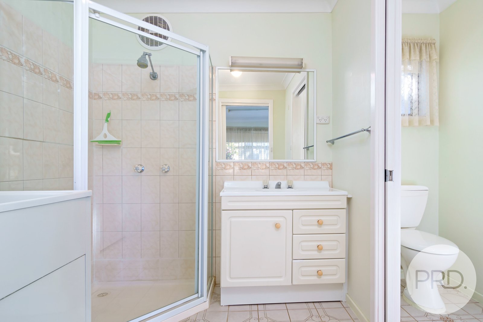 1/6 Paull Street KOORINGAL 5