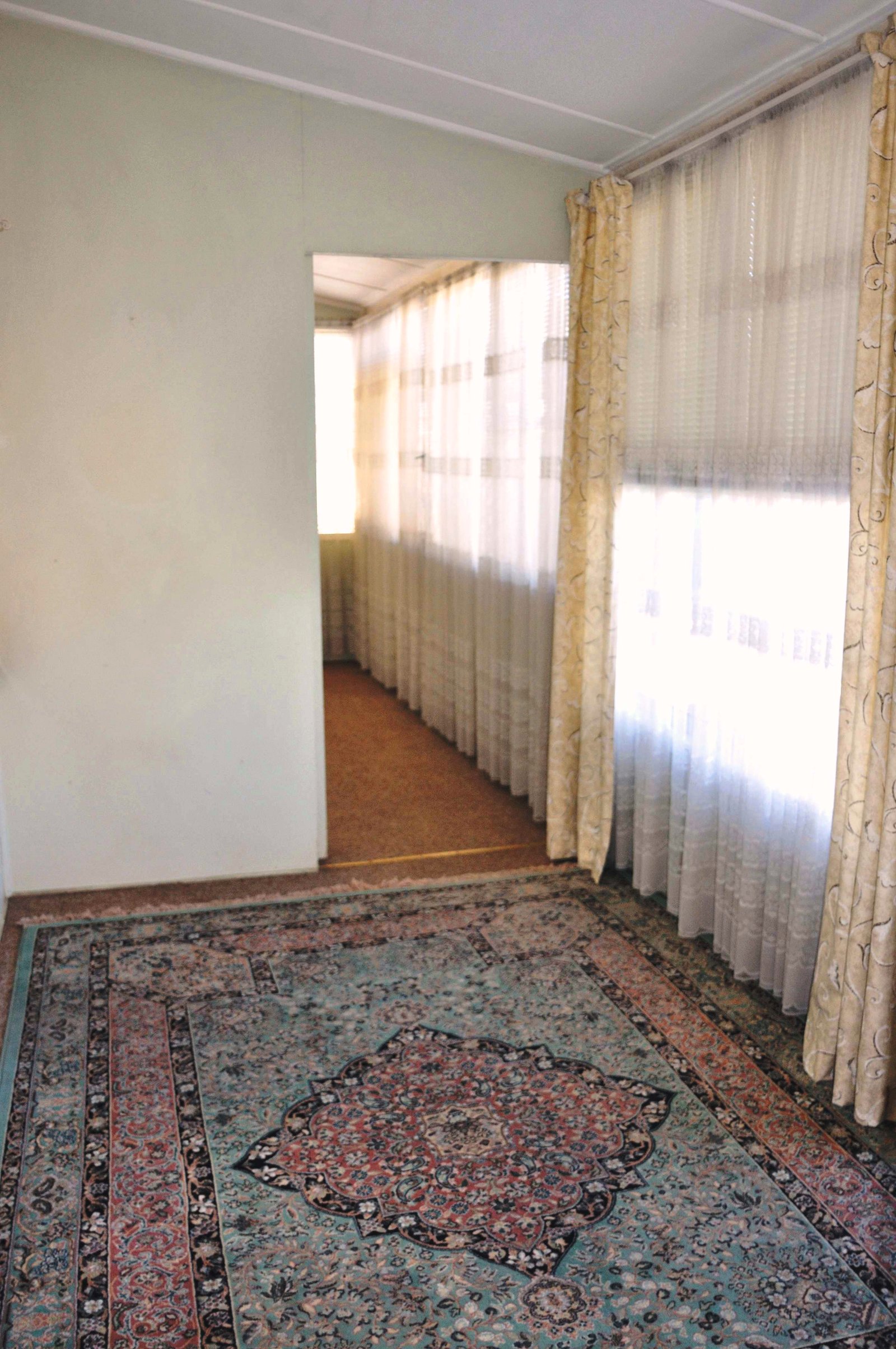 16 Payten Ave, ROSELANDS NSW 2196