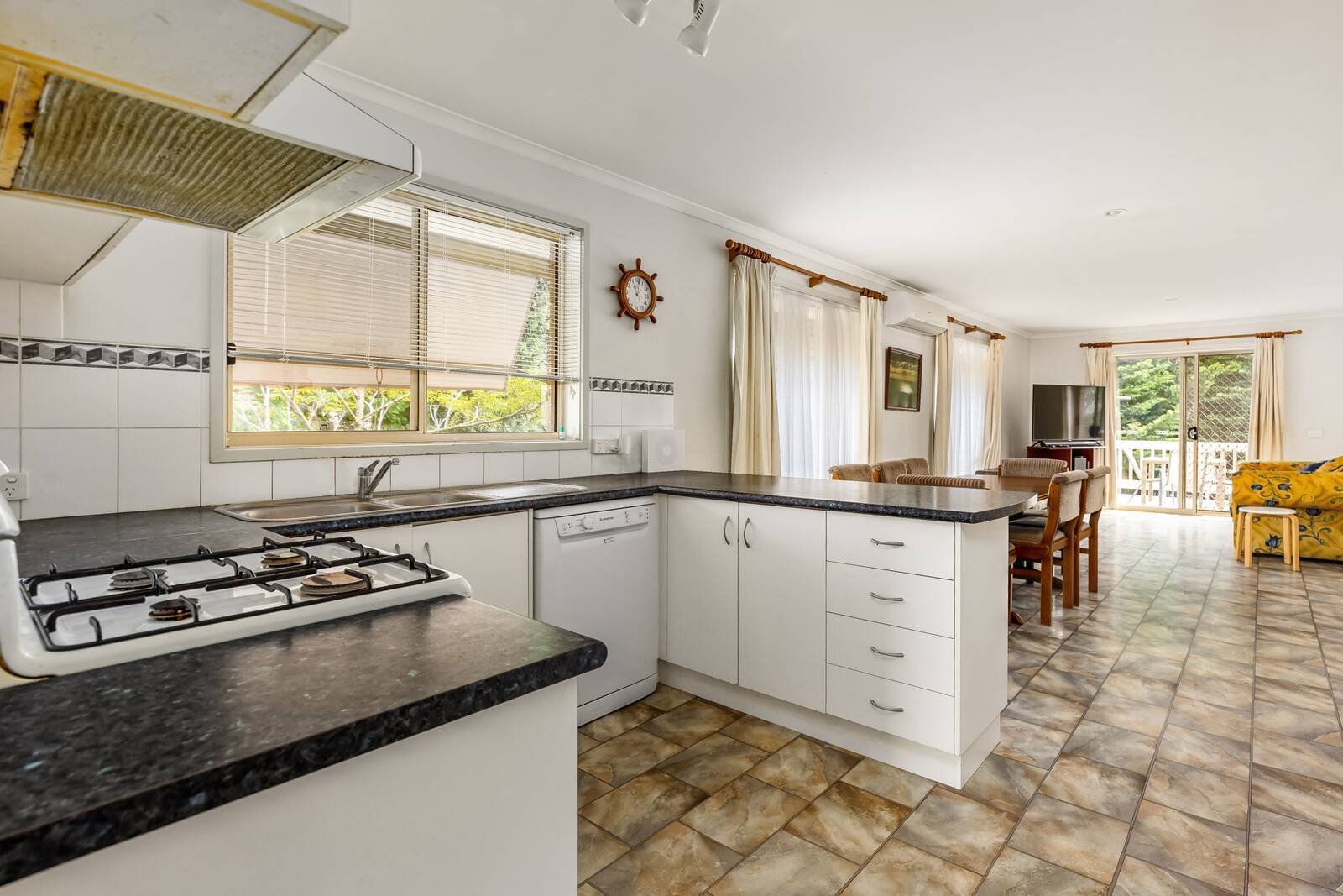 Real Estate and Property in 16 Pearl Court, Tootgarook, VIC