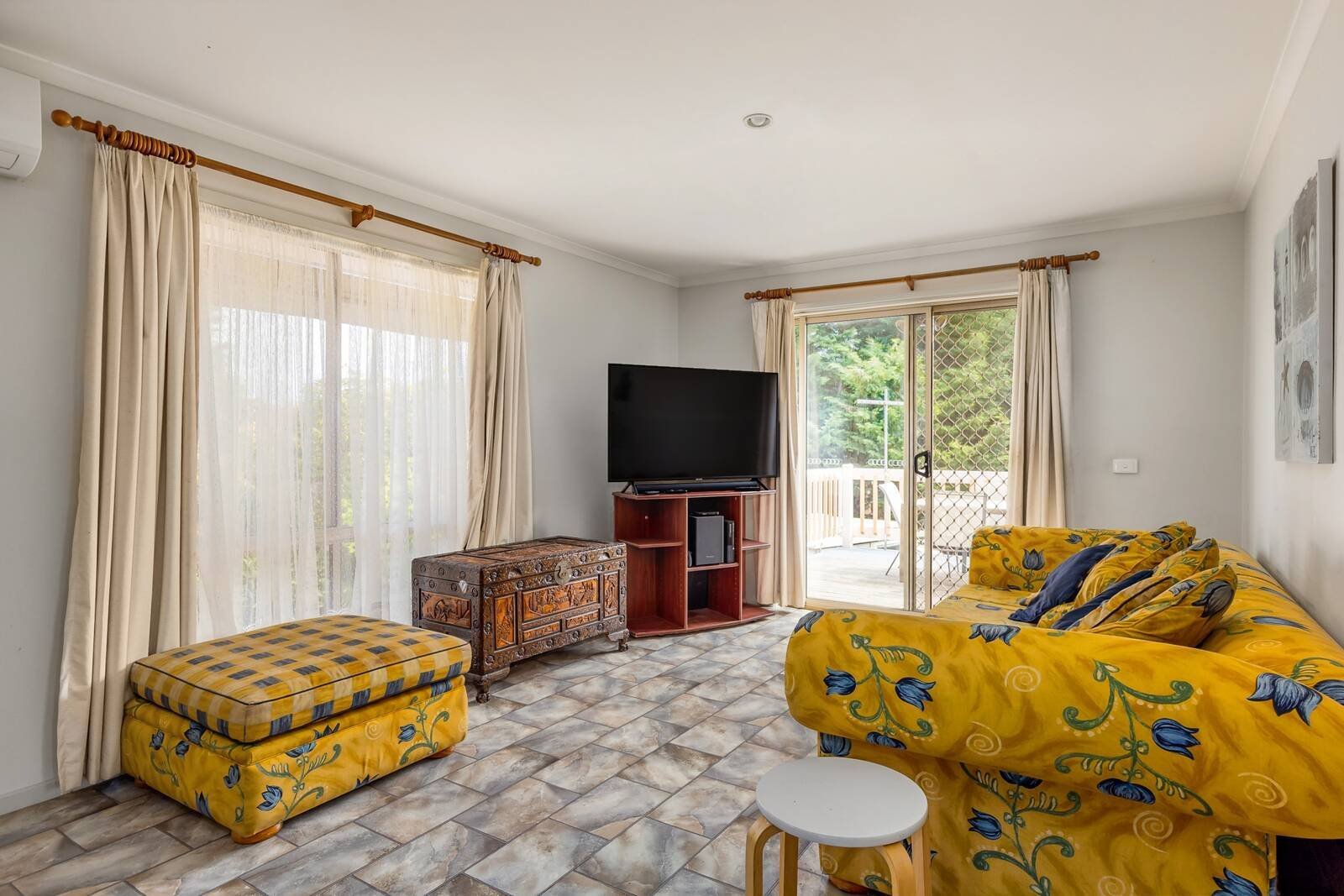 Real Estate and Property in 16 Pearl Court, Tootgarook, VIC