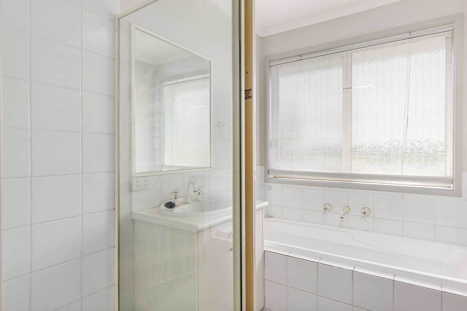 Real Estate and Property in 16 Pearl Court, Tootgarook, VIC