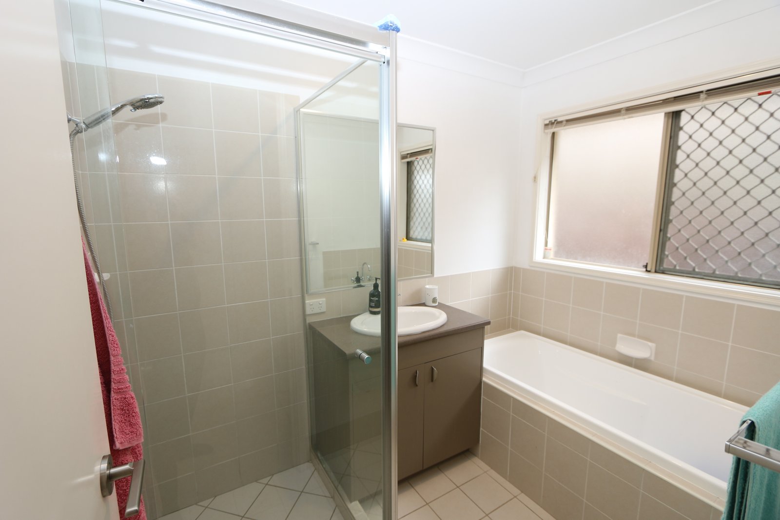 16 Peckham Court PACIFIC PINES 14