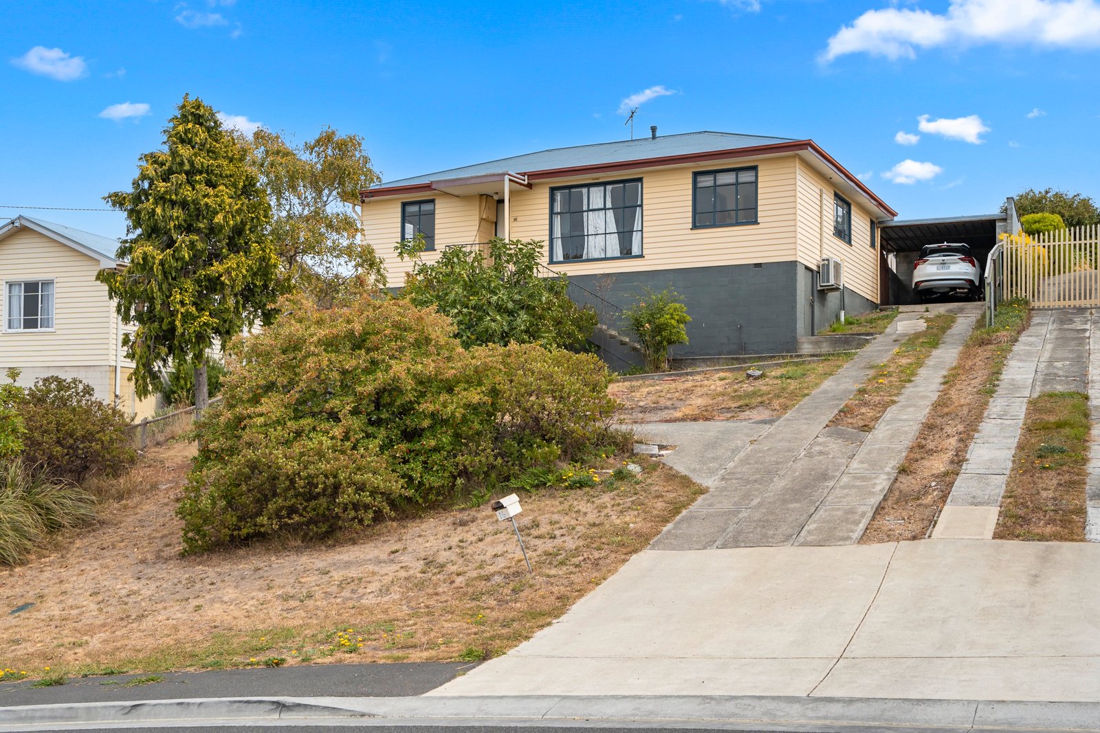 16 Pekurn Crescent BERRIEDALE 1