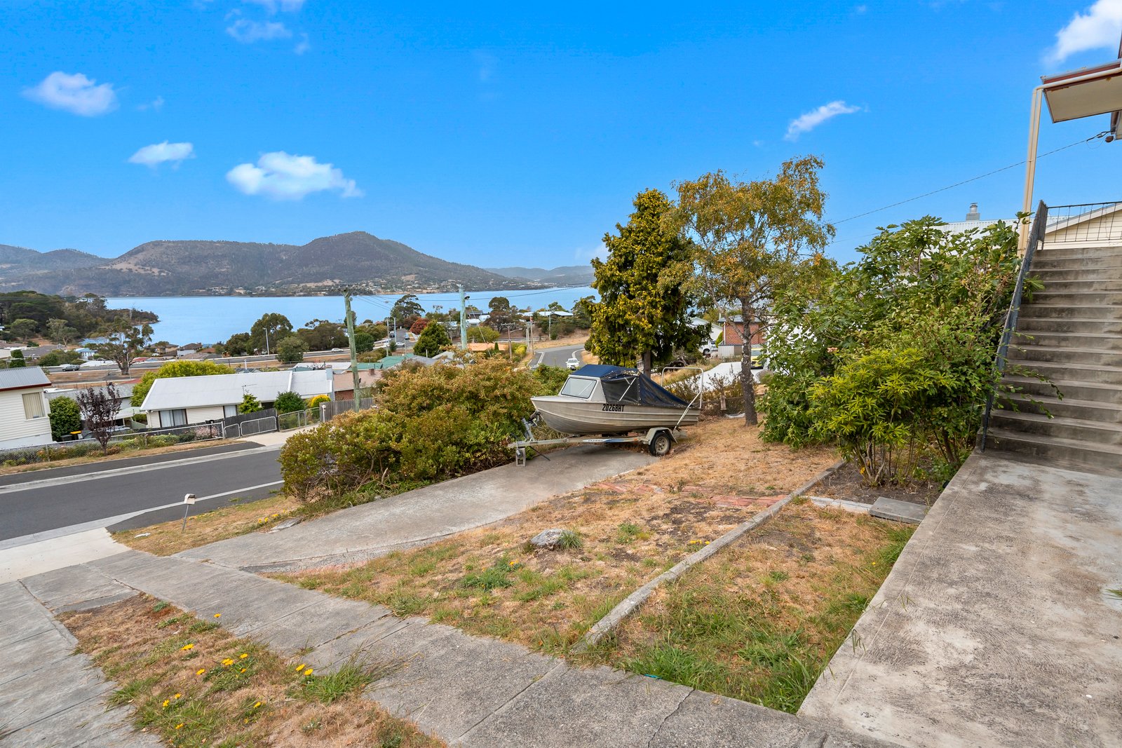 16 Pekurn Crescent BERRIEDALE 2