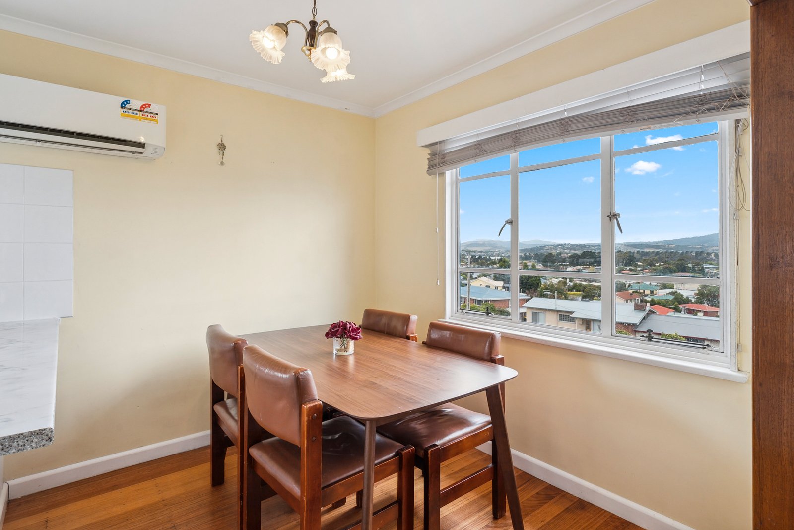 16 Pekurn Crescent BERRIEDALE 5