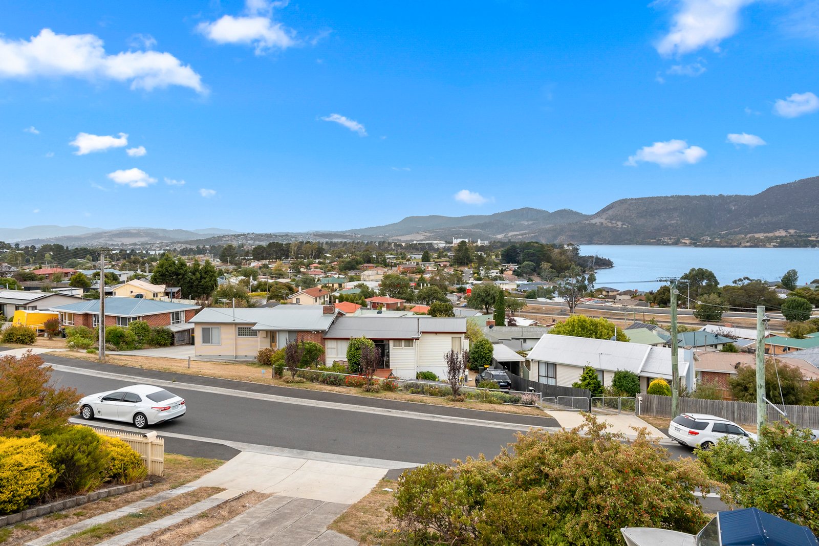 16 Pekurn Crescent BERRIEDALE 7