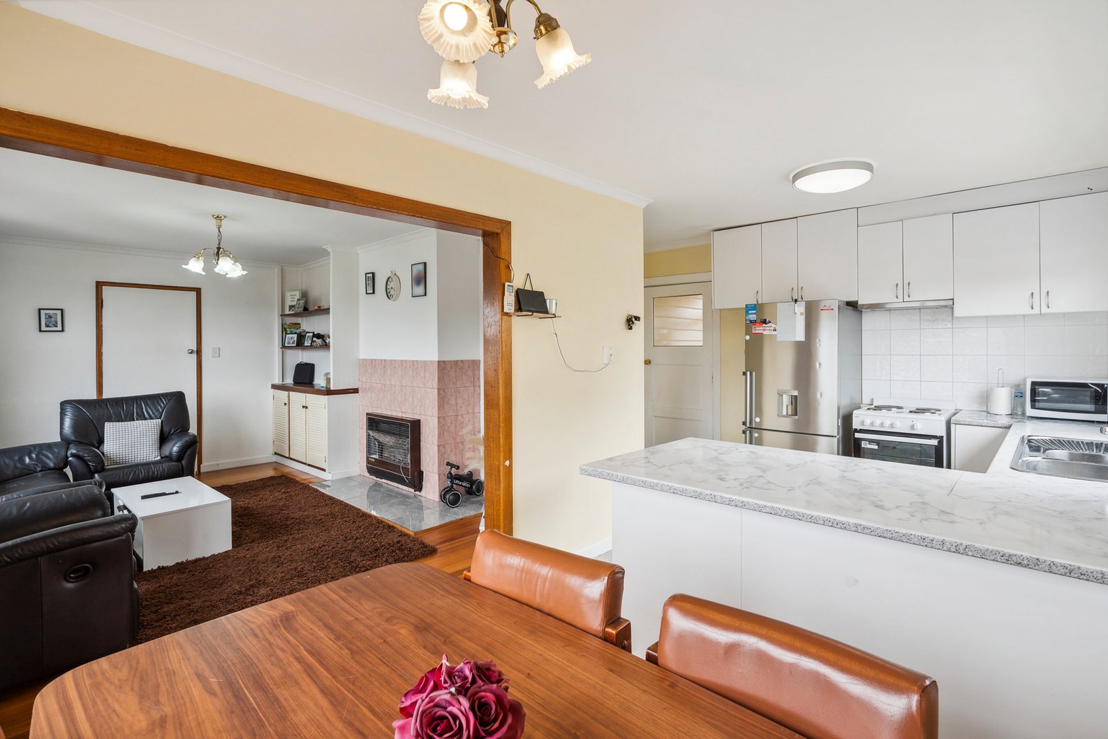 16 Pekurn Crescent BERRIEDALE 8