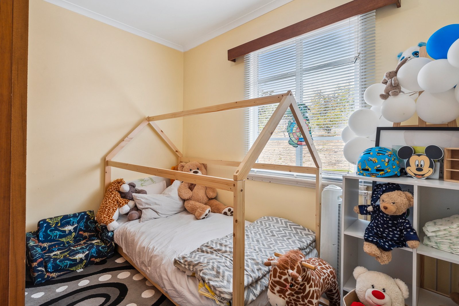 16 Pekurn Crescent BERRIEDALE 14