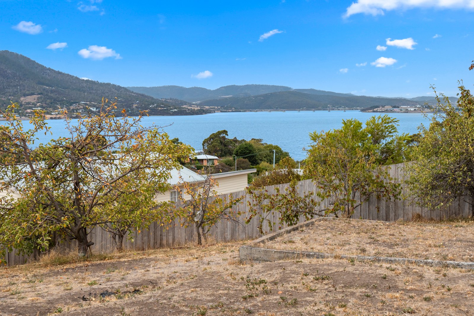 16 Pekurn Crescent BERRIEDALE 20