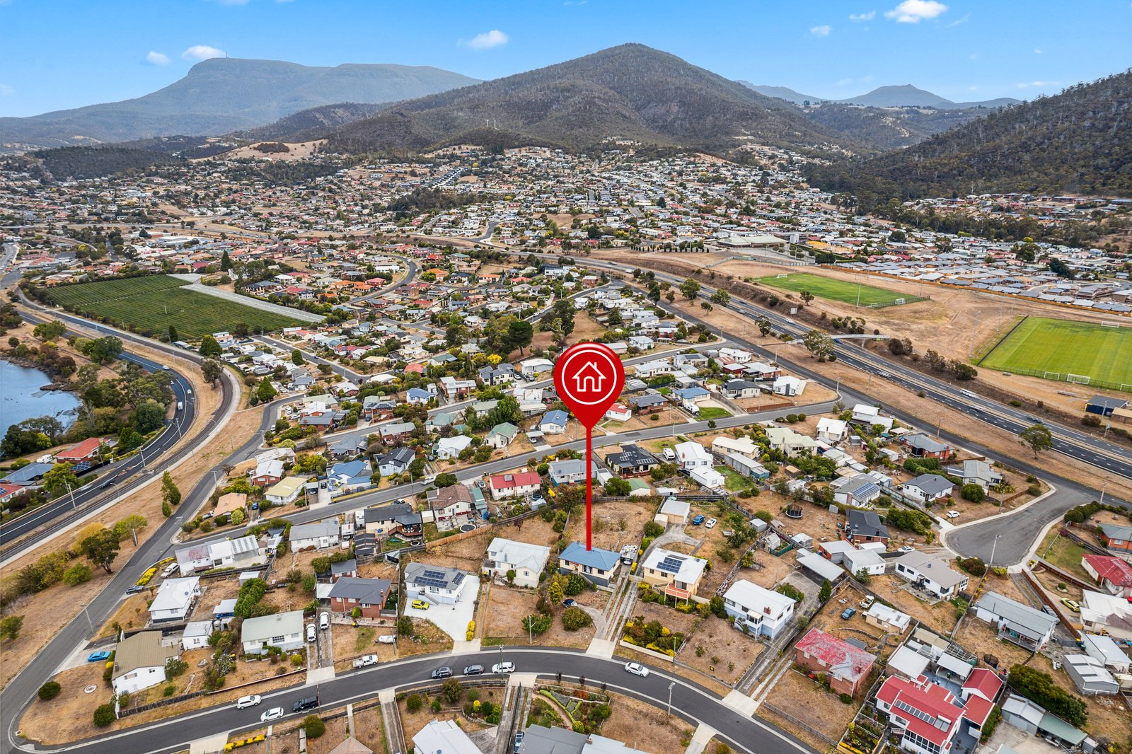 16 Pekurn Crescent BERRIEDALE 22