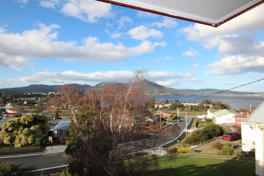 16 Pekurn Street BERRIEDALE 2