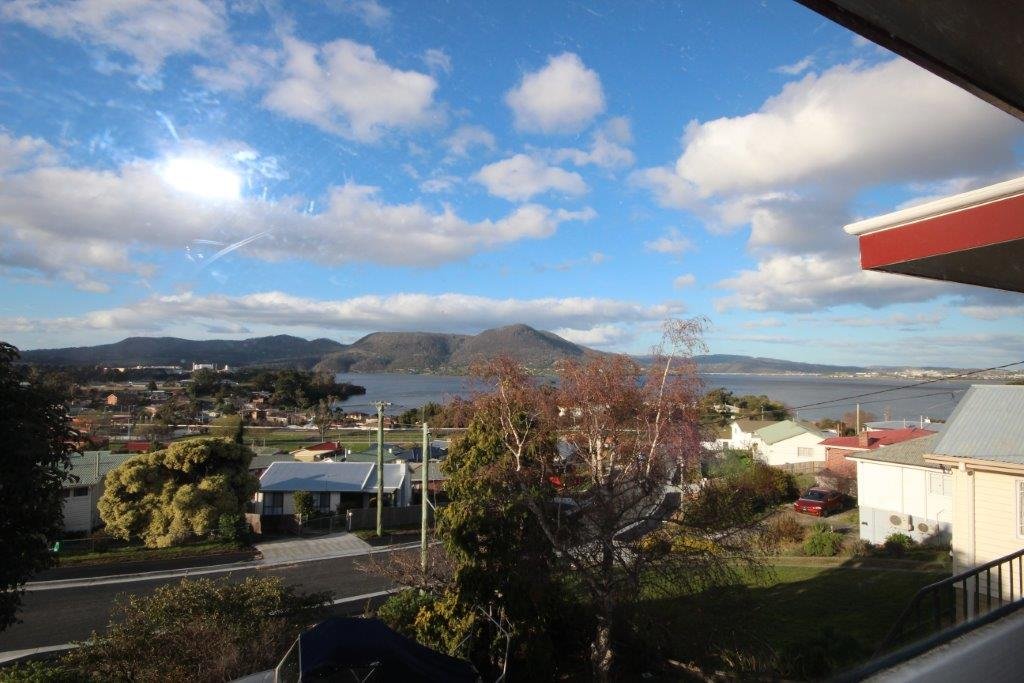 16 Pekurn Street BERRIEDALE 12