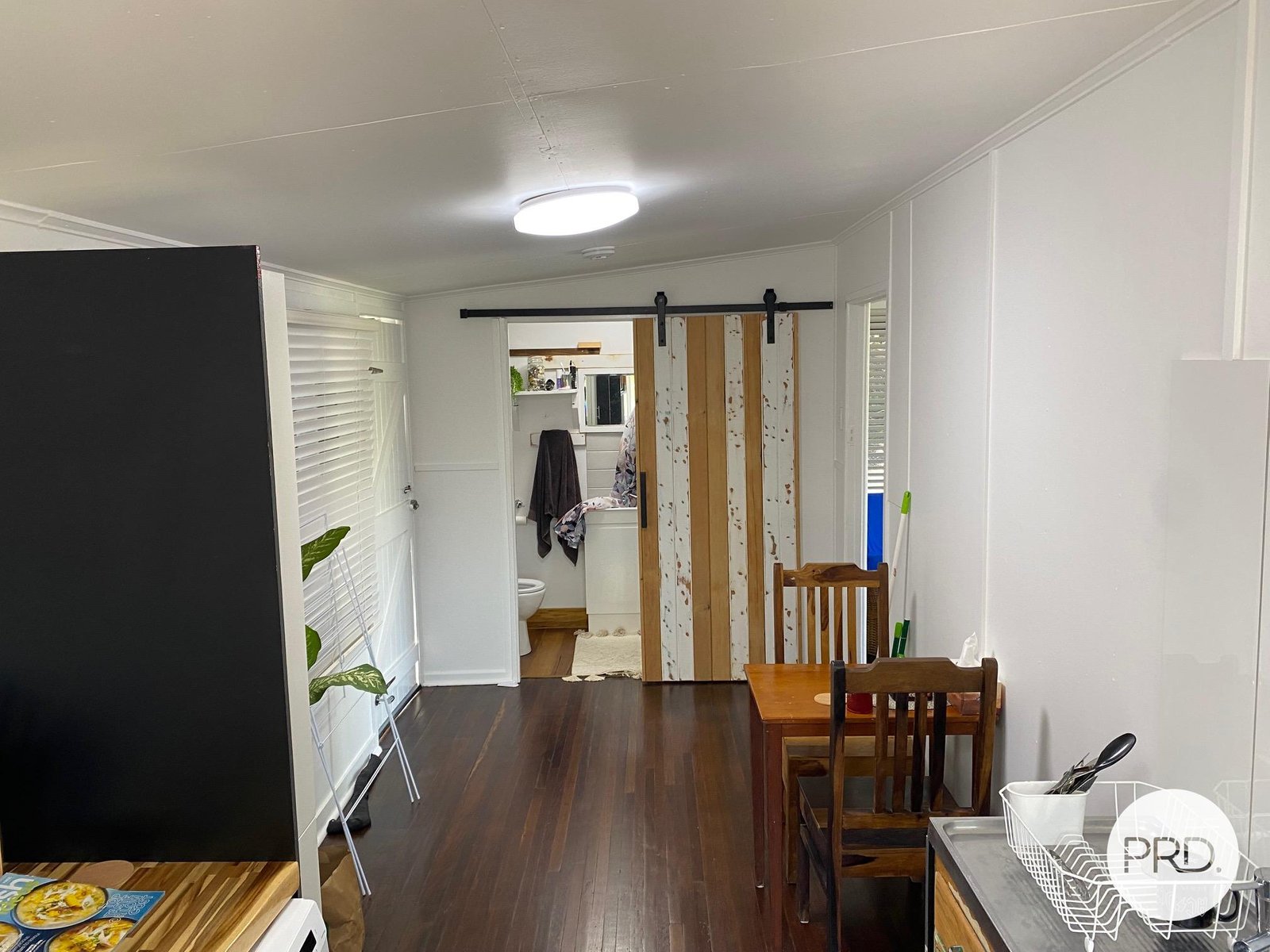 16 Pelican Street SLADE POINT 18