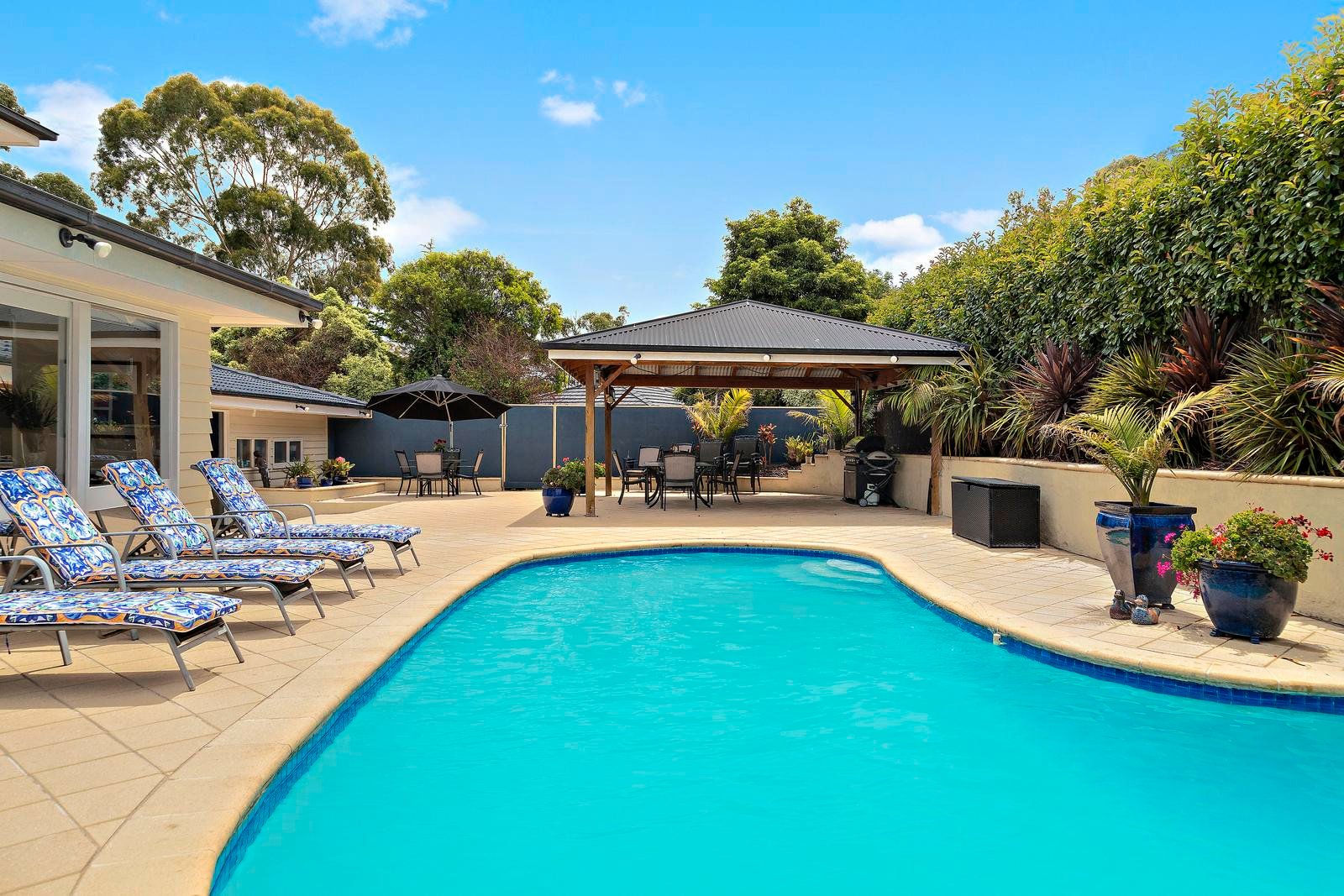 16 Pennington Close, MOUNT ELIZA VIC 3930