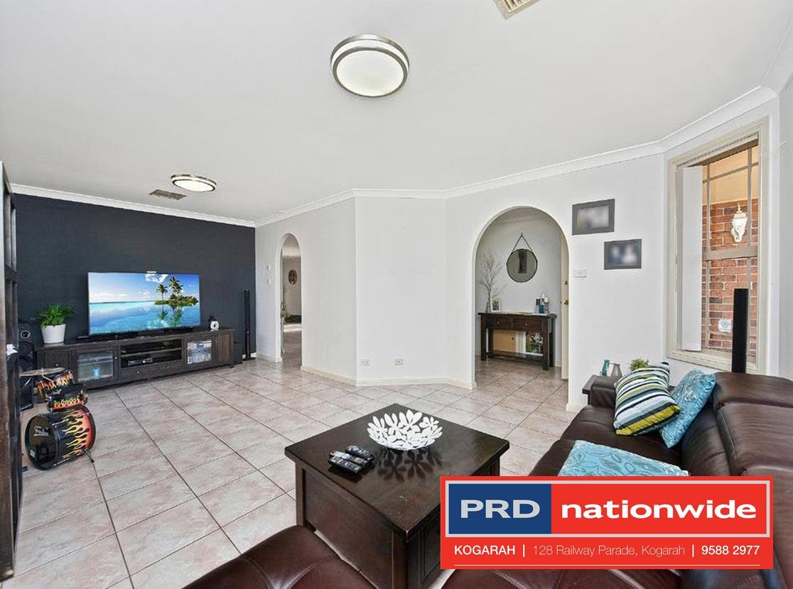 16 Pentecost Street HINCHINBROOK 3