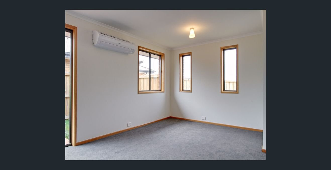 16 Peronne Court BRIGHTON 3