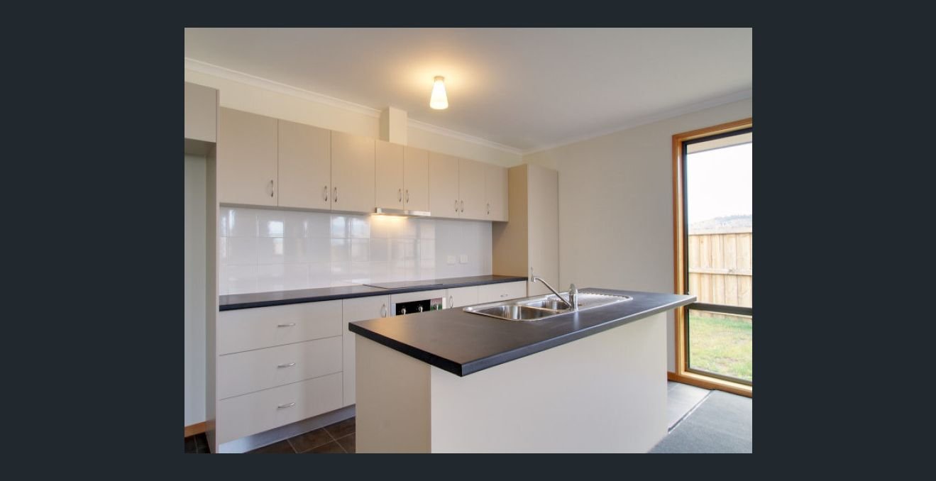 16 Peronne Court BRIGHTON 4