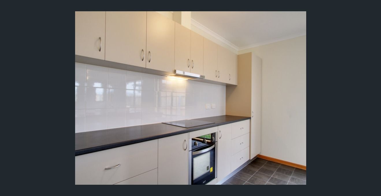 16 Peronne Court BRIGHTON 5