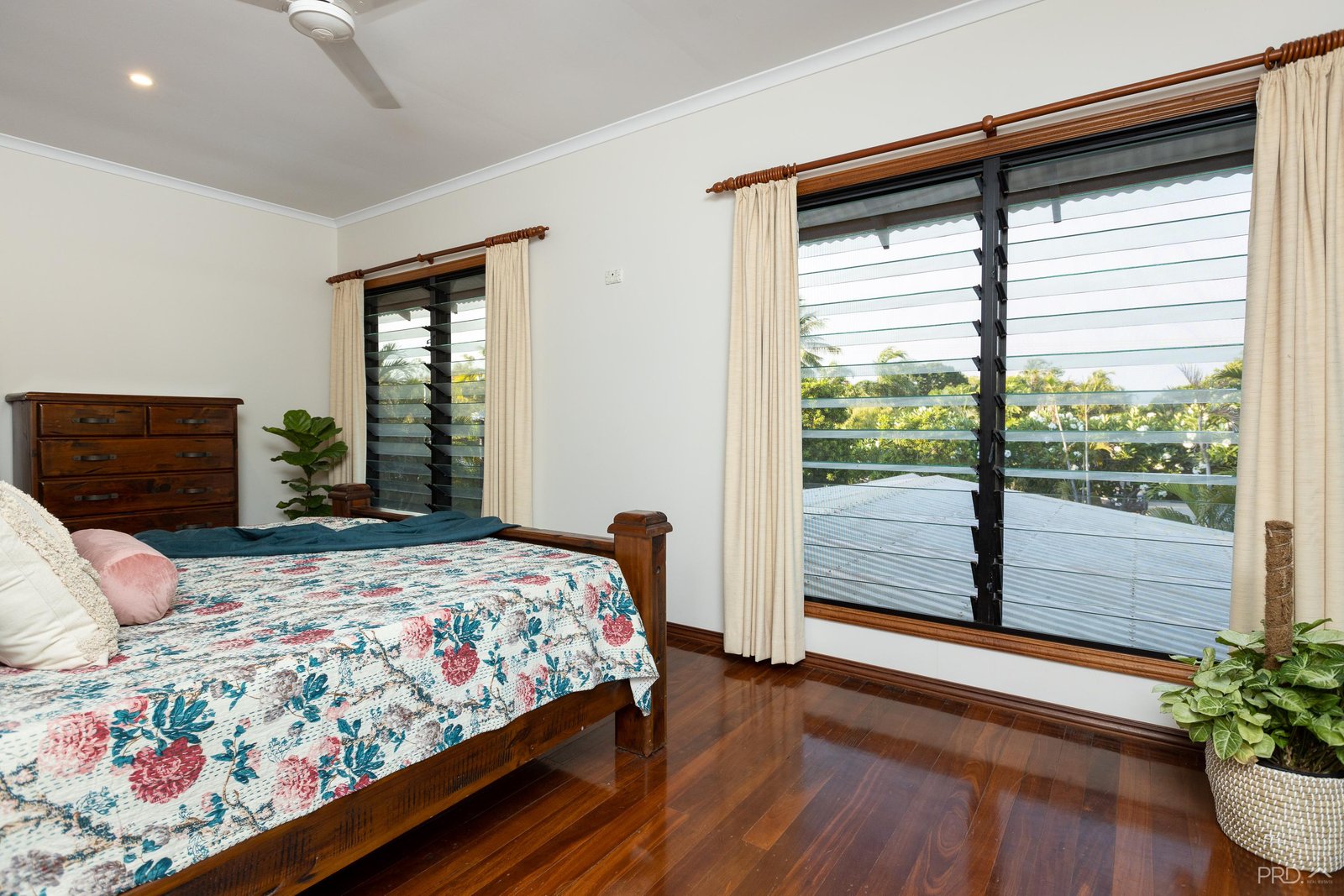 16 Piggott Way BROOME 27