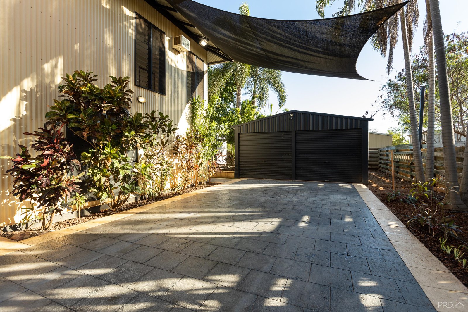 16 Piggott Way BROOME 32