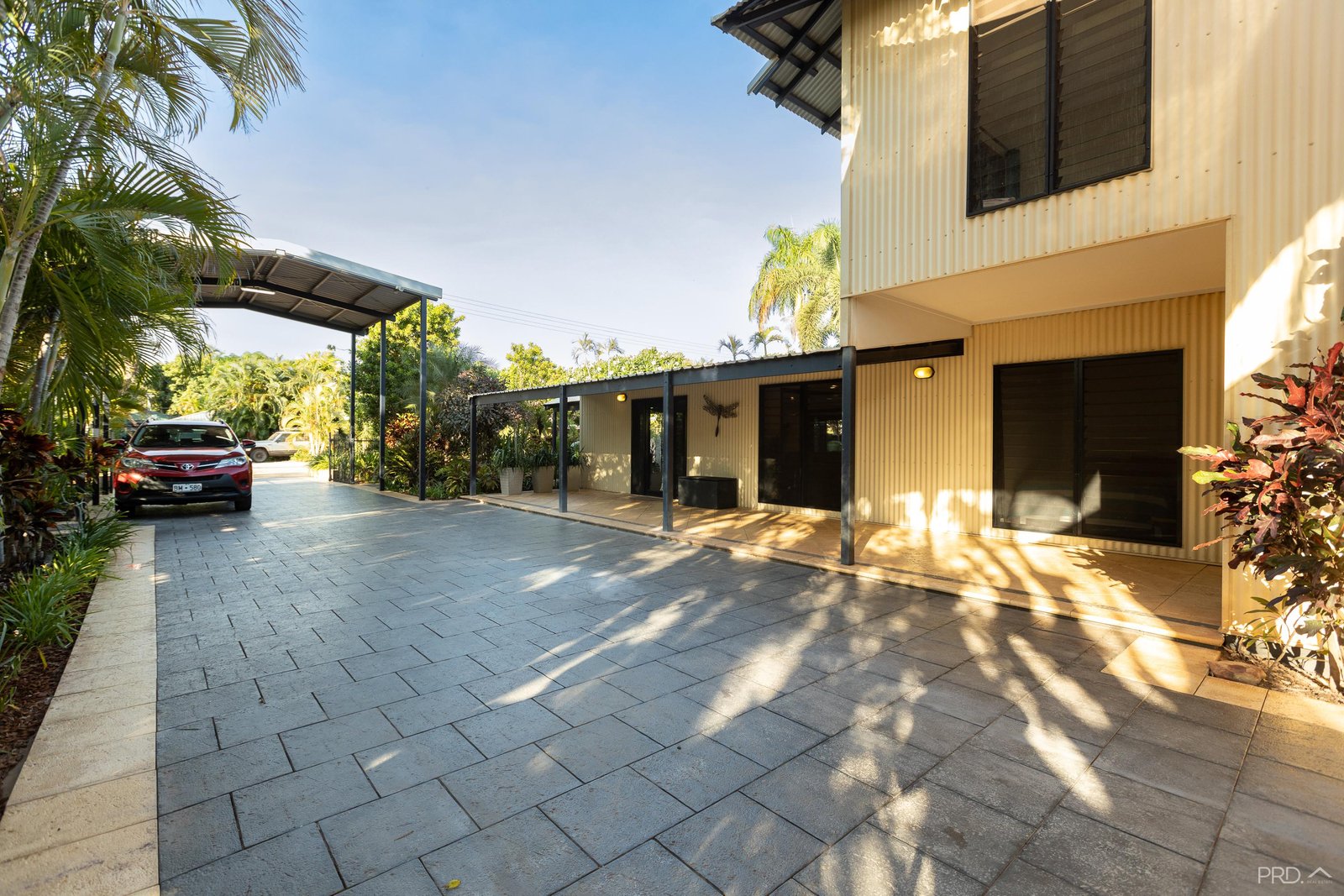 16 Piggott Way BROOME 33