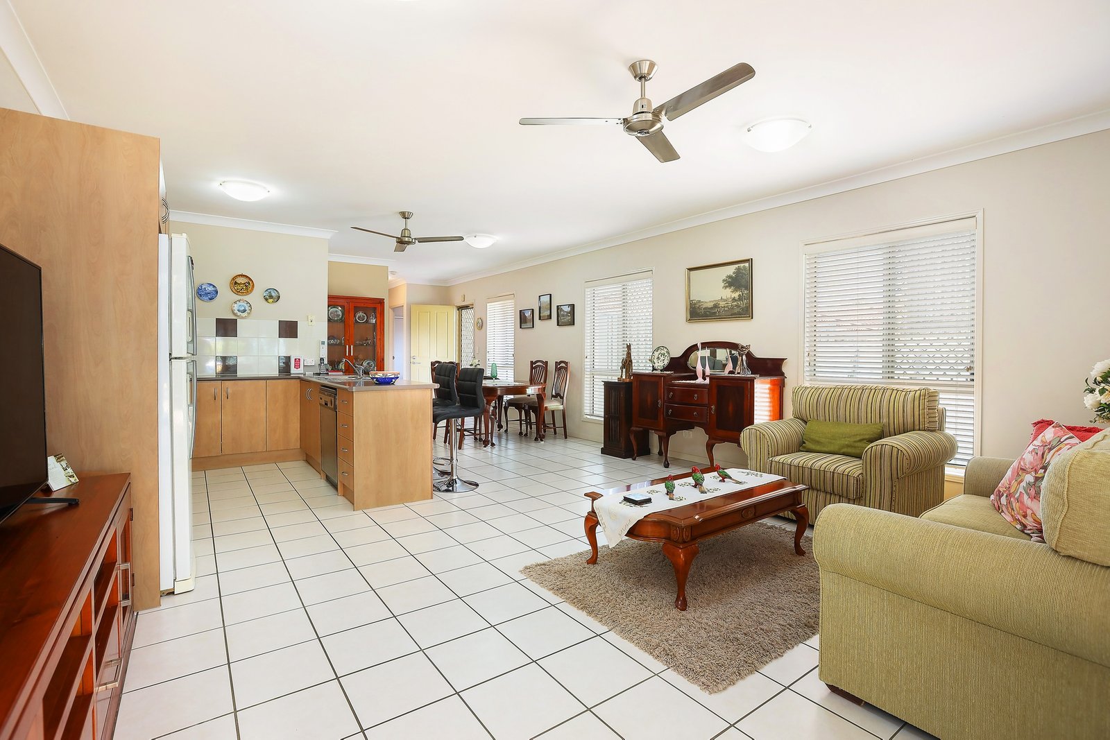 1/6 Pilar Court MOLENDINAR 4