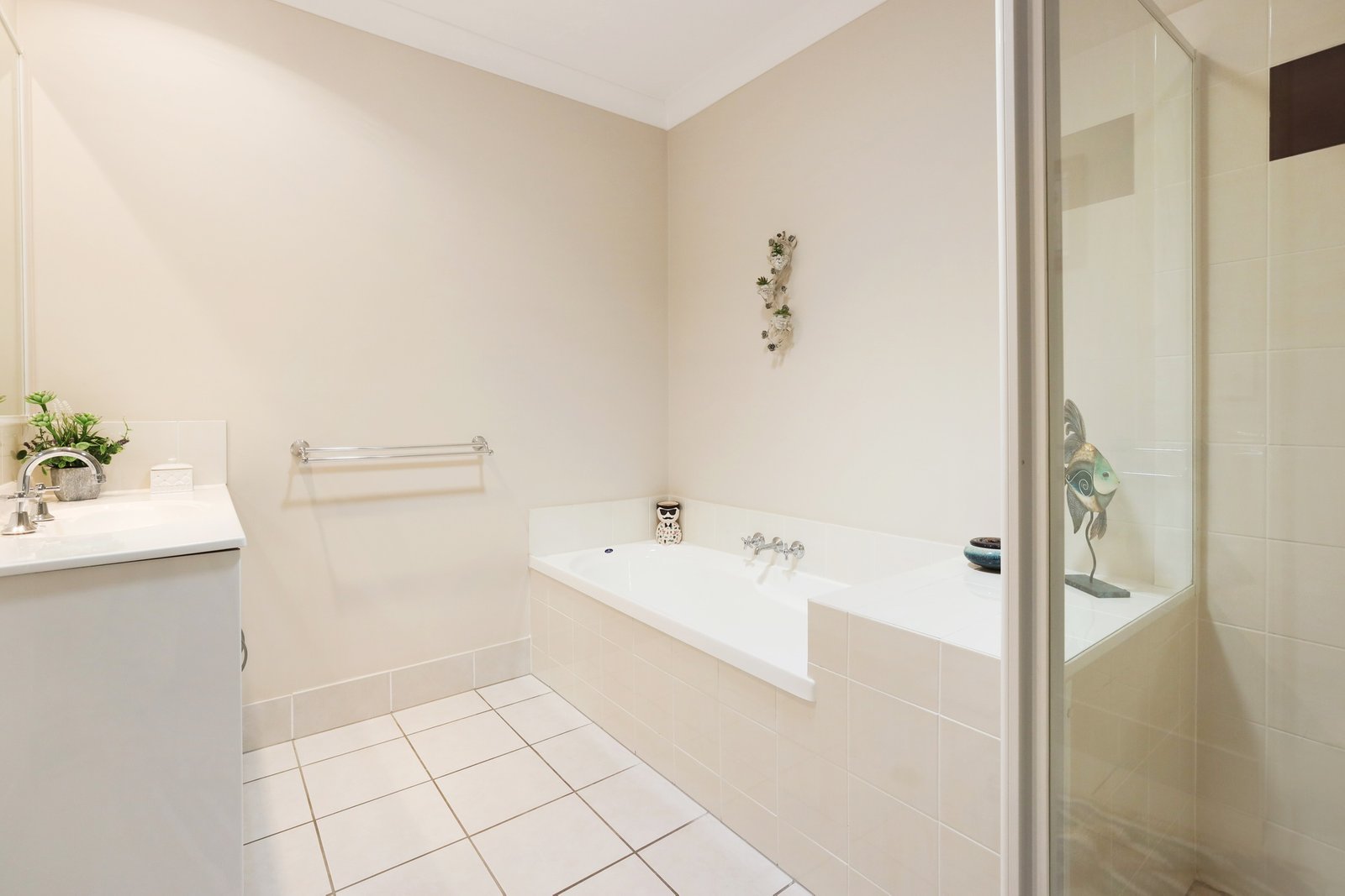 1/6 Pilar Court MOLENDINAR 11