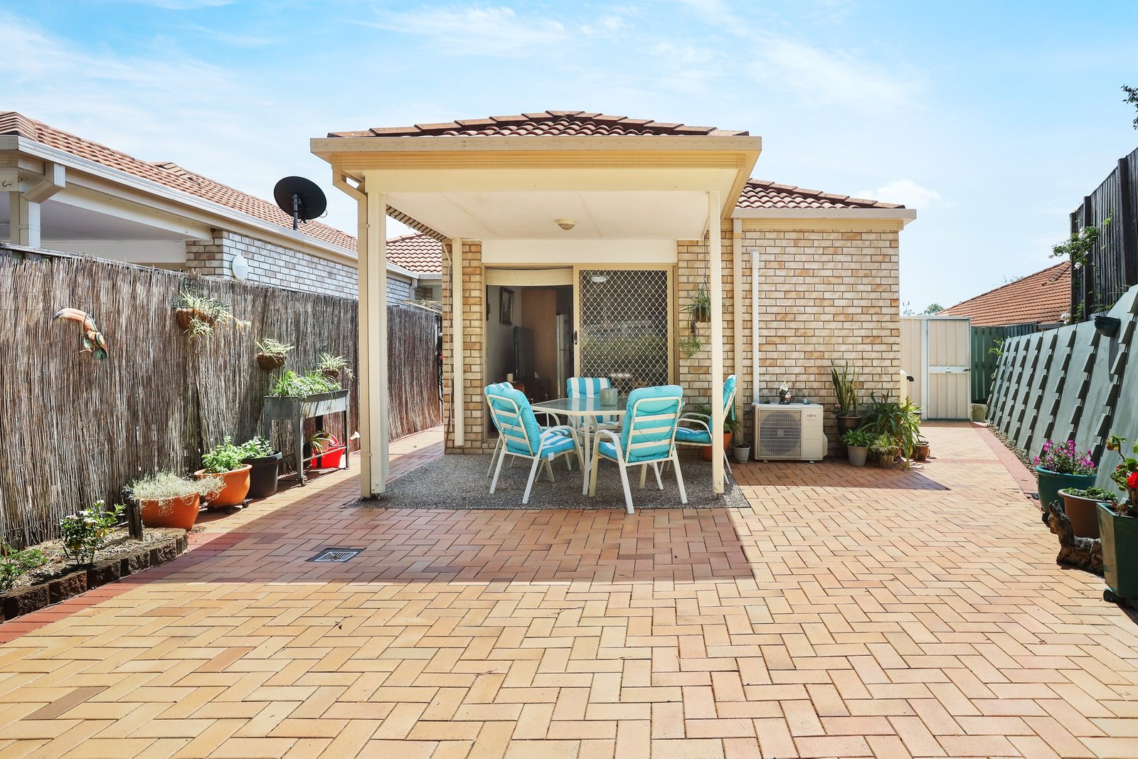 1/6 Pilar Court MOLENDINAR 12
