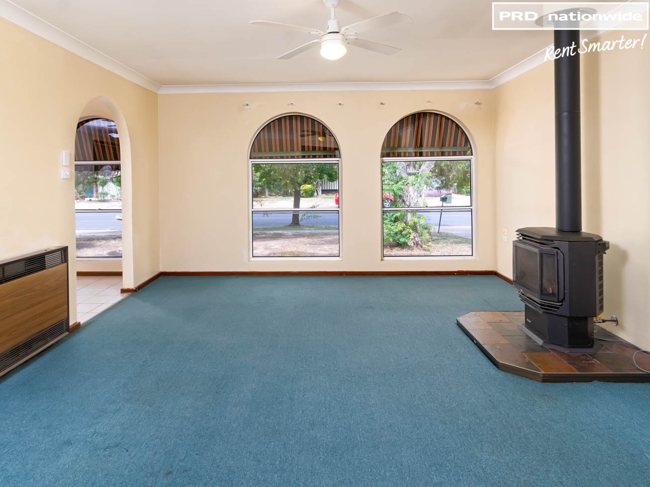 16 Pinaroo Drive GLENFIELD PARK 3