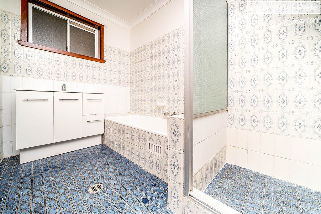 16 Pinaroo Drive GLENFIELD PARK 8